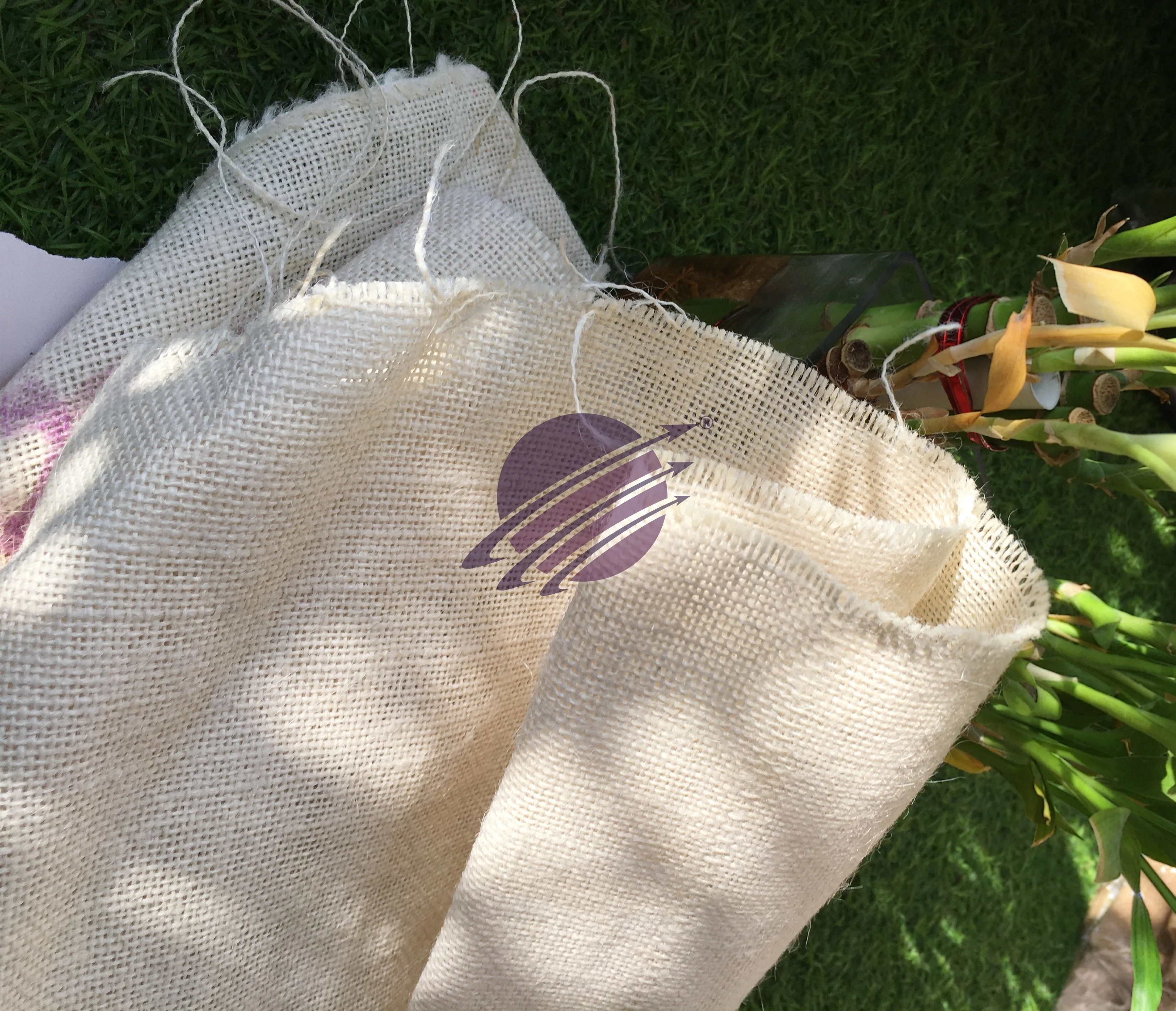 Eco-Friendly Dyed Jute Burlap Fabric for wedding party & gift raping