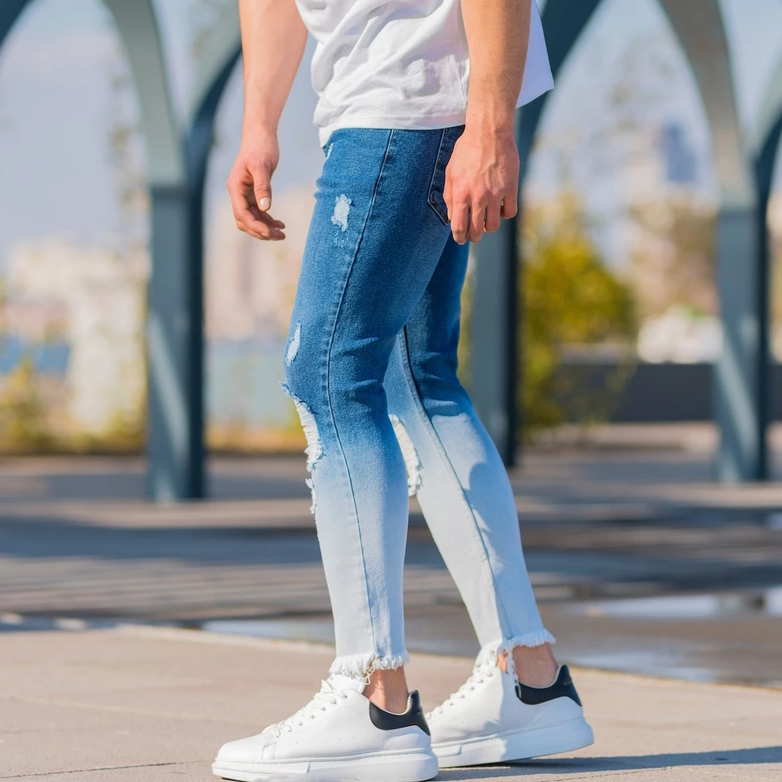 Casual 100% Cotton Men Ragged Degrade Jeans in Blue New Man Straight Style High Quality with Wholesale Offer Trend 2022 Nonwoven