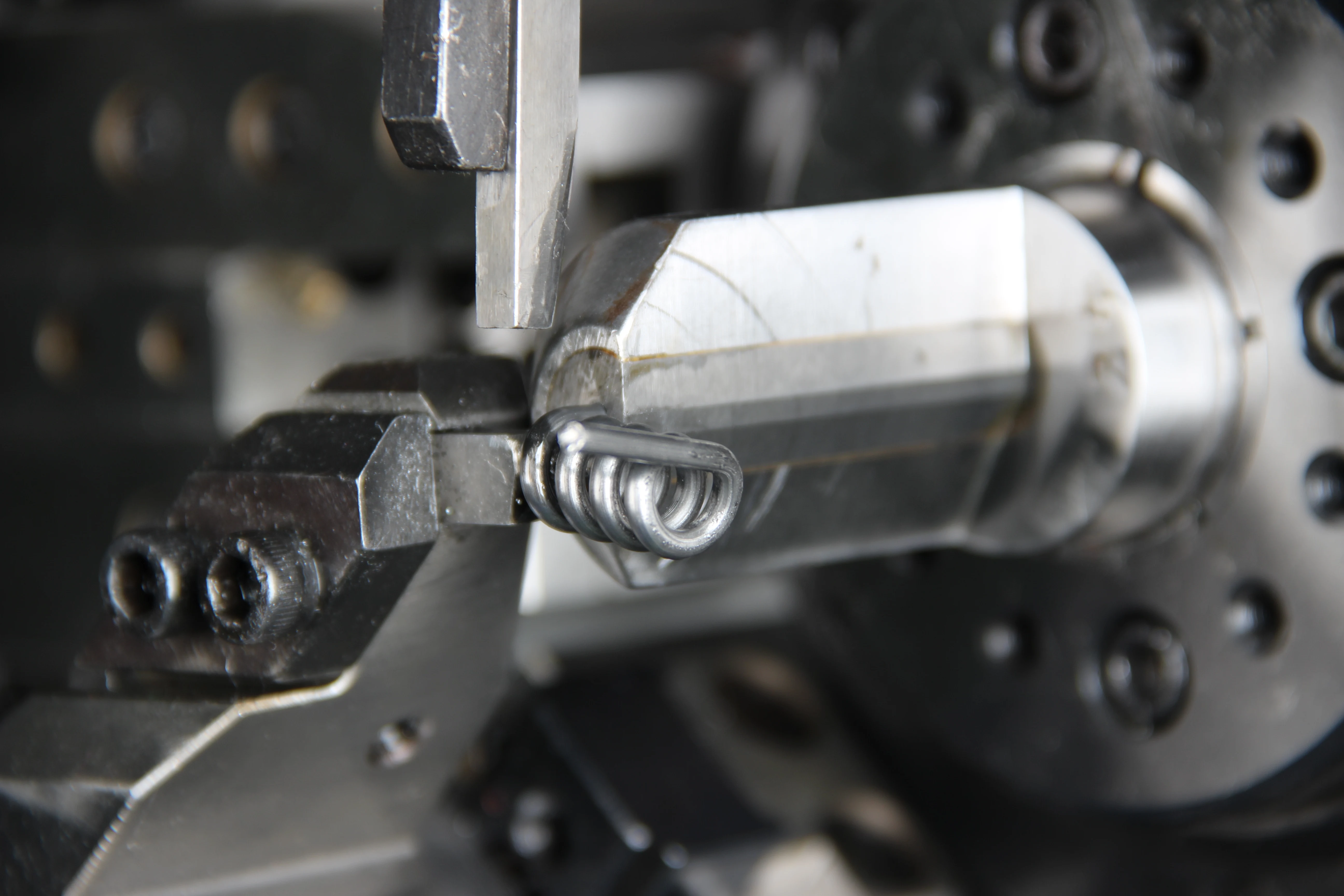 Fully Automatic Industrial Multifunctional Cnc Spring Coiling Machine Wire Rotation Spring forming Making Machine