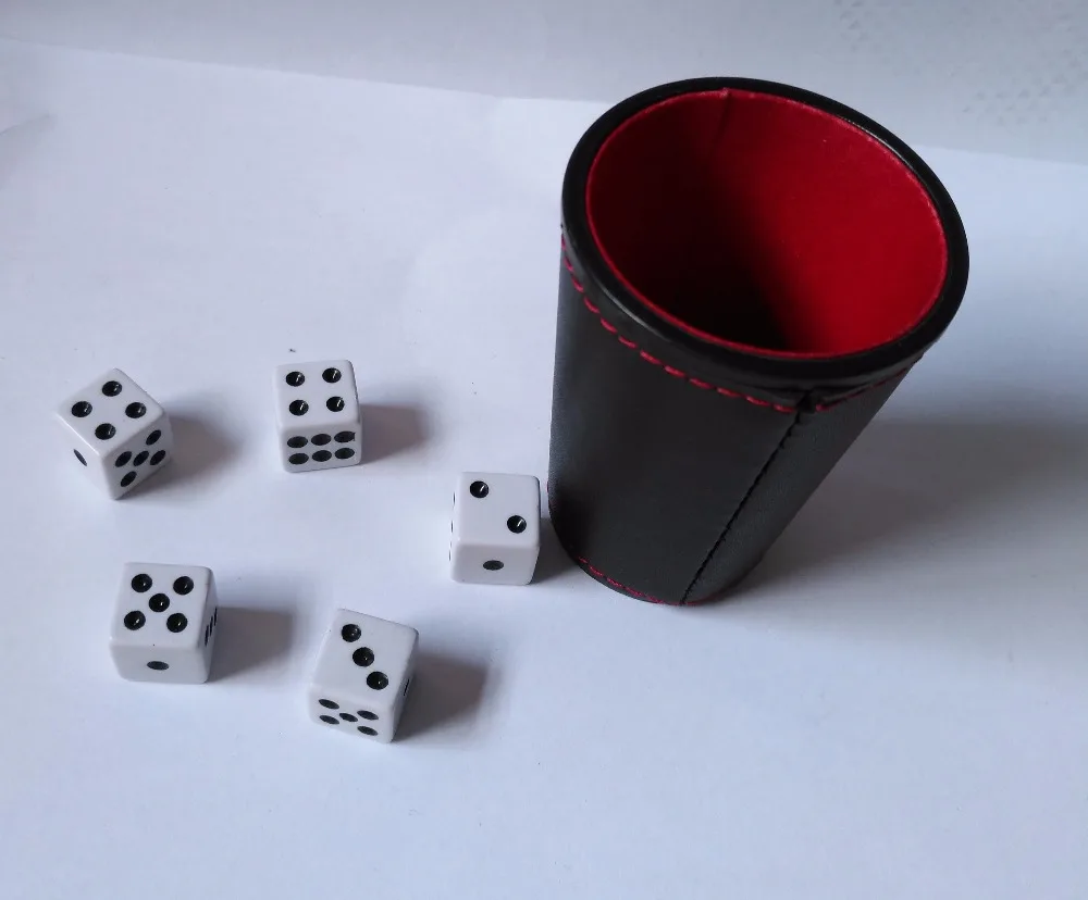 New Customized design have available in games dice cup with box for games