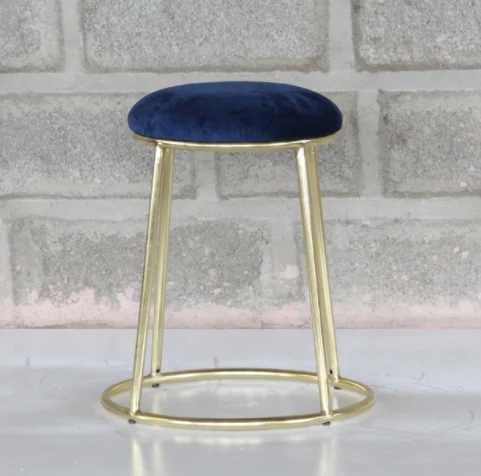 Домашний Декоративный удобный бархатный стул с подушкой модный темно-синий цвет железные ножки и на сиденье распродажа