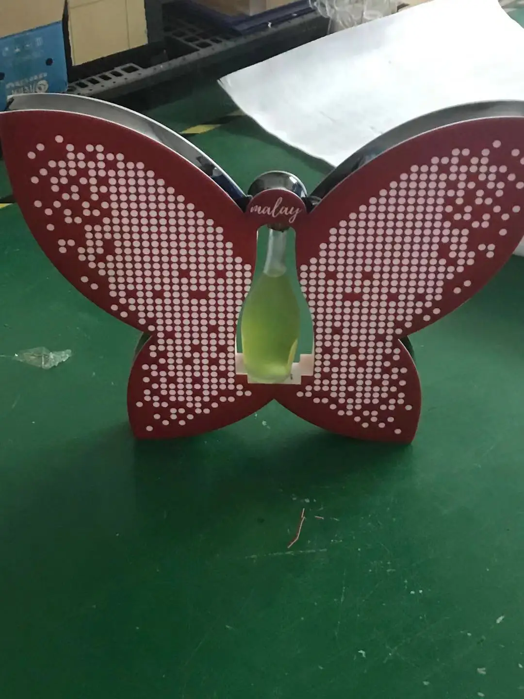 Butter Fly Artwork Rechargeable Customized Bottle Presenter LED VIP Service Tray Glorifier for Night Club Party