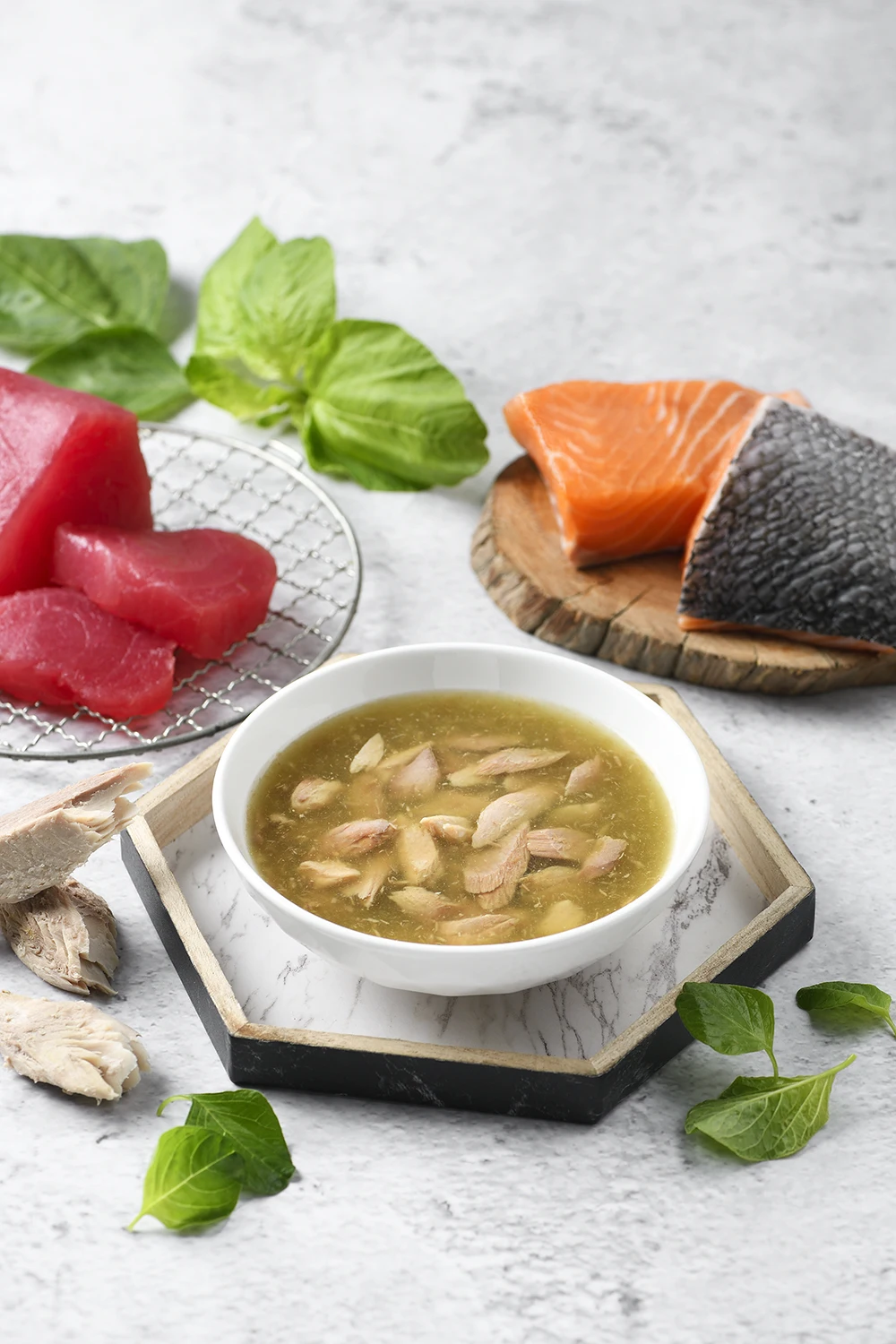 Кошка атласная с тунцом и лососем в супе из шпината 70 г-вкусная кошка влажная еда с витамином А Премиум еда для домашних животных из Таиланда