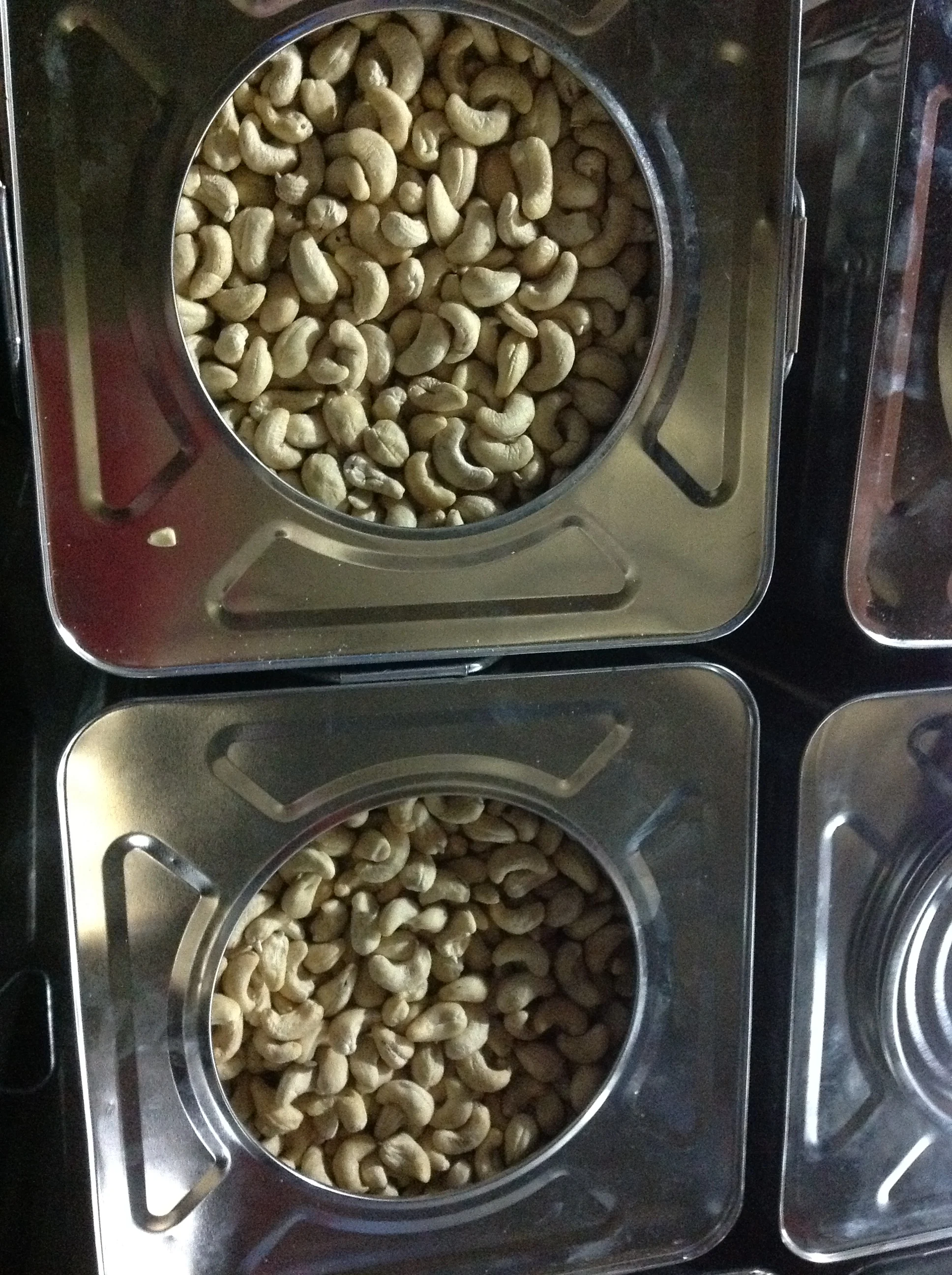 Vietnam cashew nuts w320 w240 packing in Vaccum / Tin/ Can for sell ( 0084989322607 whatsapp Linda)