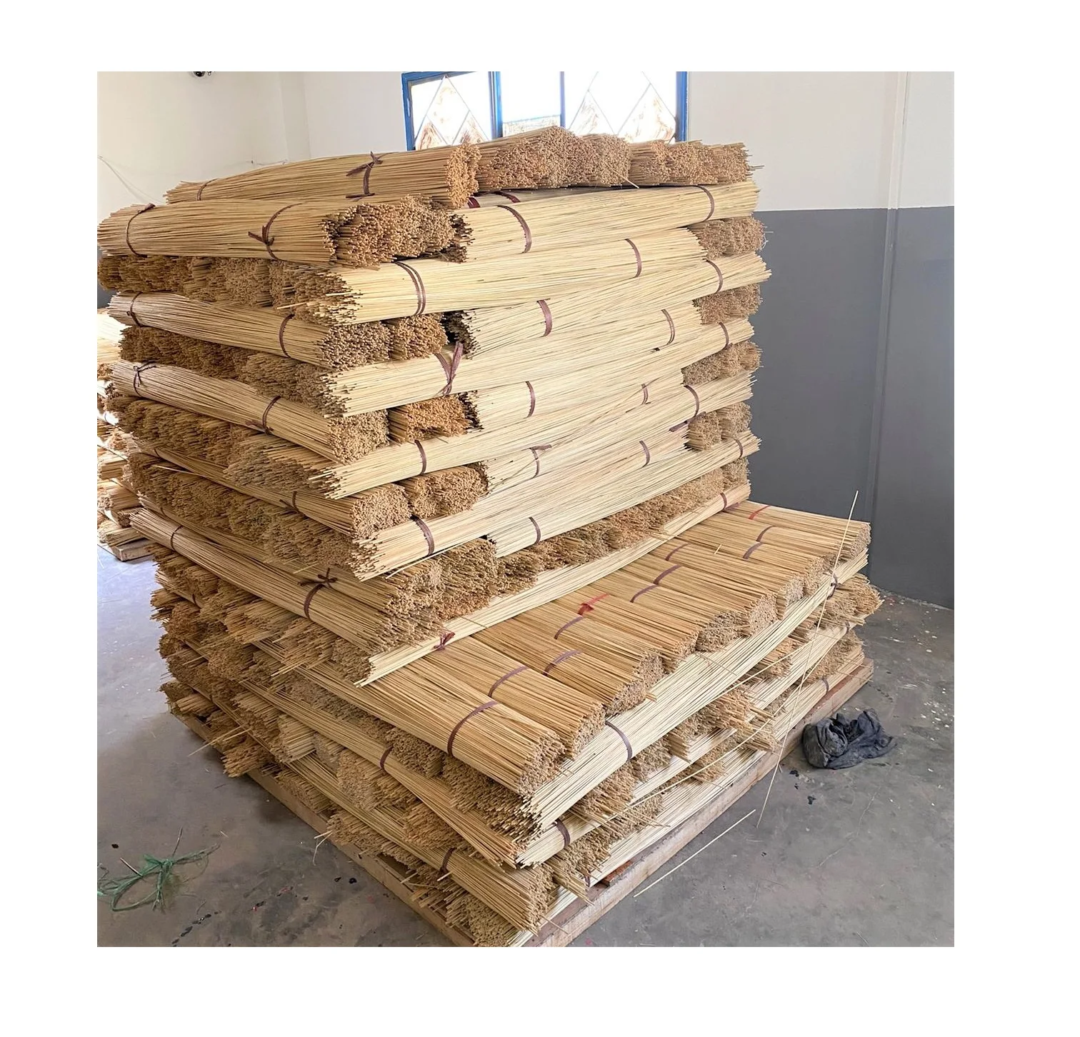 Высококачественные дешевые сухие натуральные прямые необработанные зеленые садовые бамбуковые стойки Tonkin/трости/стойки/палочки для продажи