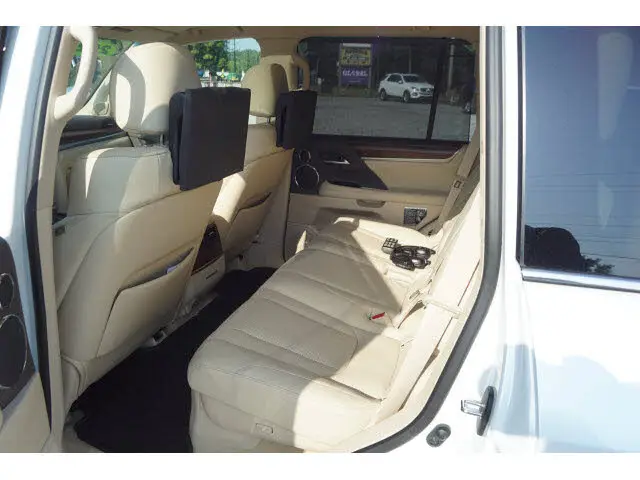 
2020 Le xus LX 570 3-Row 4WD 