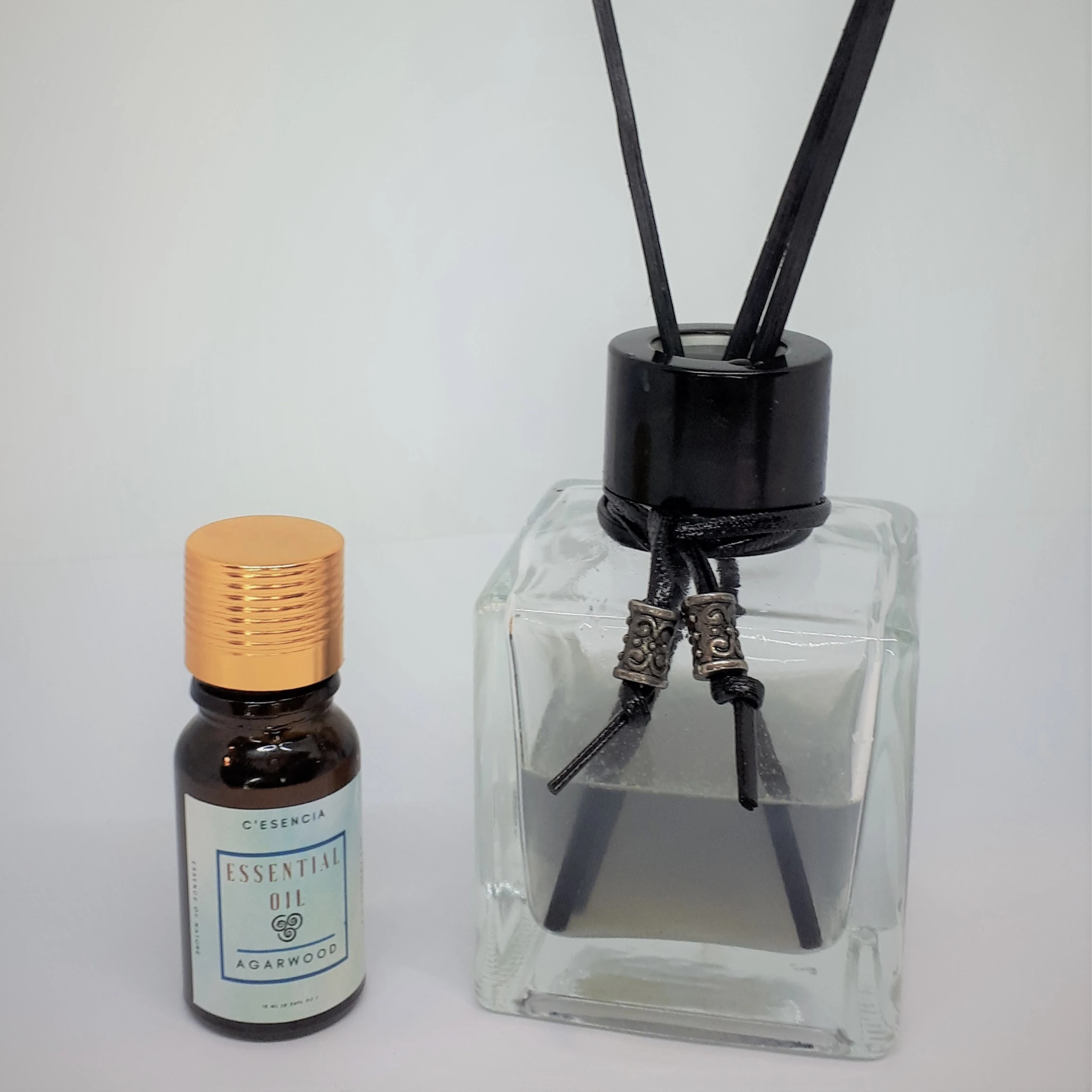 
[Best Year End Sale] from Malaysia Gaharu Plantation Product 10ml Essential Oils Aloeswood + FREE Aloeswood Bar Soap 