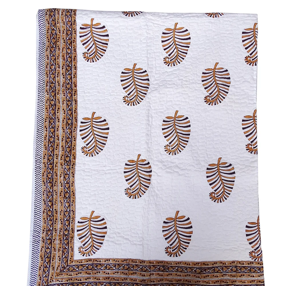 White Quilt For Sale 100 Percent Cotton Queen Size Double Bed Paisley Print Machine Quilted Online Bedding Supplier