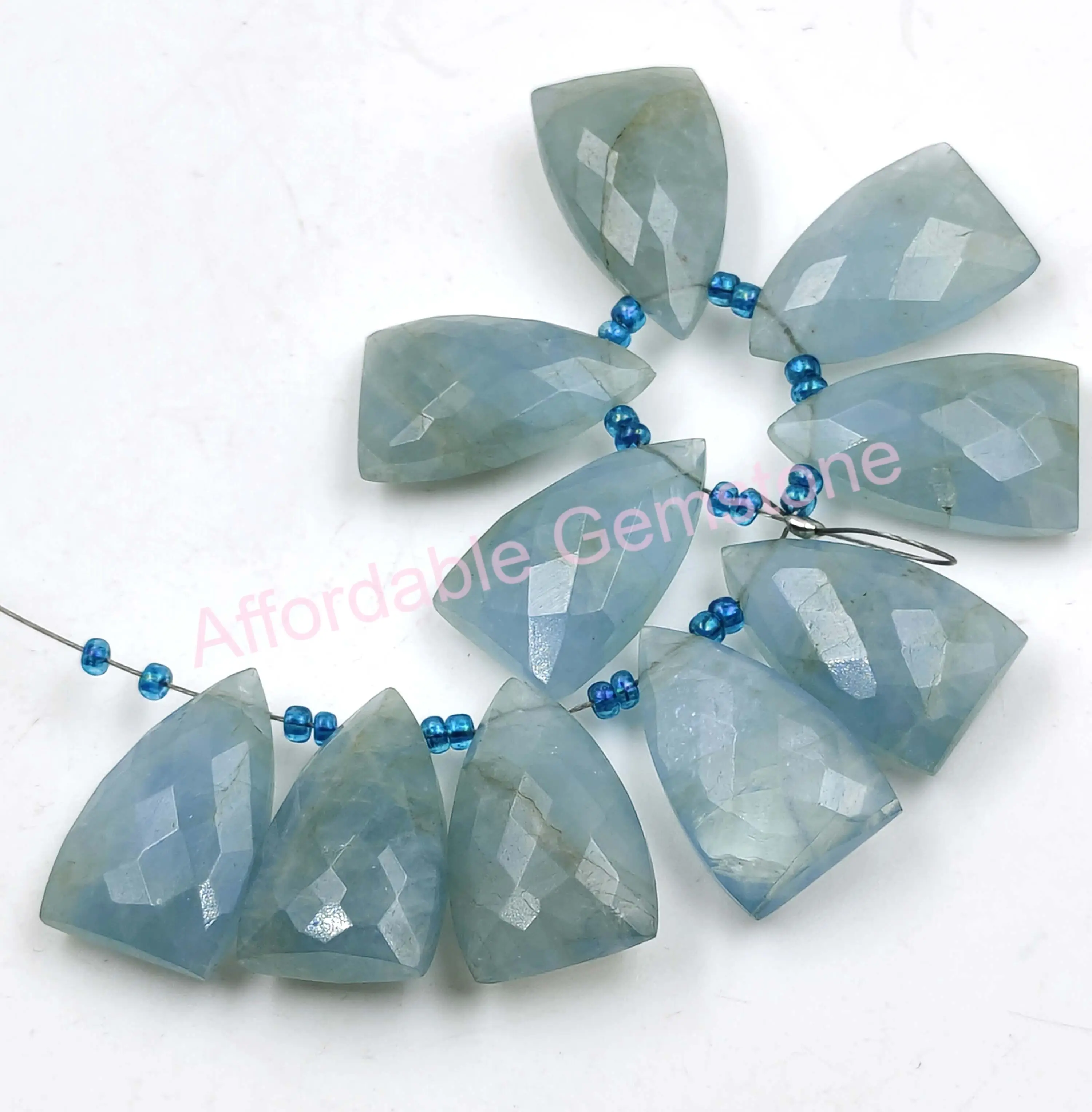 Натуральный аквамарин ромб кинжал форма граненый драгоценный камень сверху просверленные драгоценные камни полированные Изготовление ювелирных изделий Размер