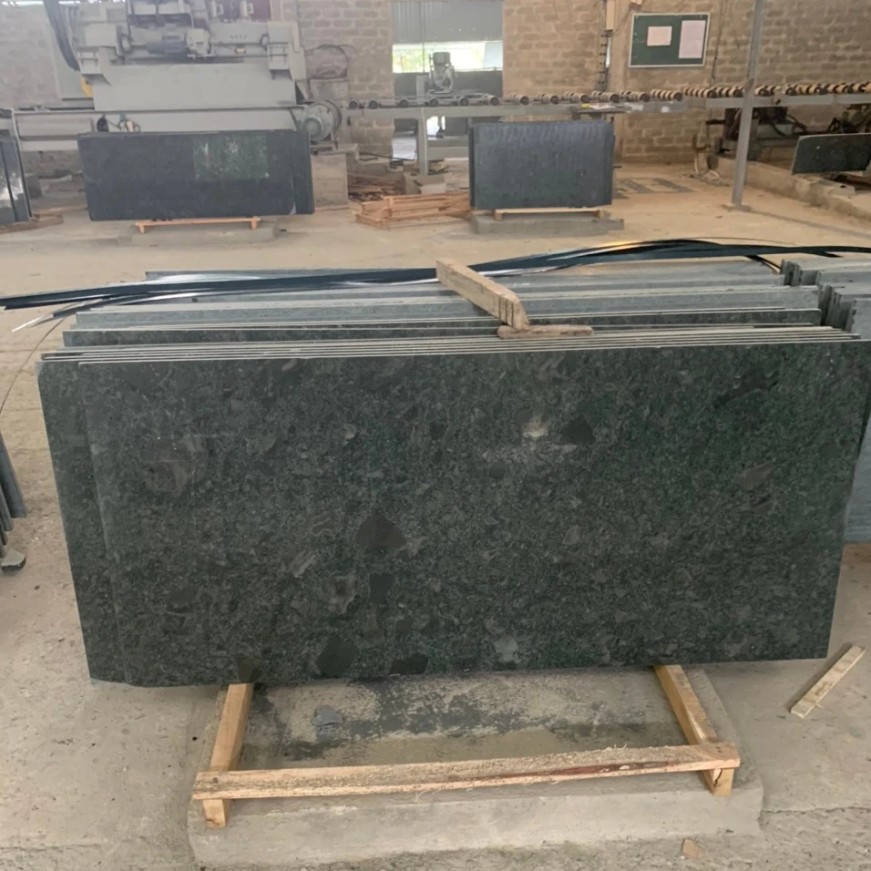 Гранитный брусчатый камень-полированный зеленый гранит из Вьетнама