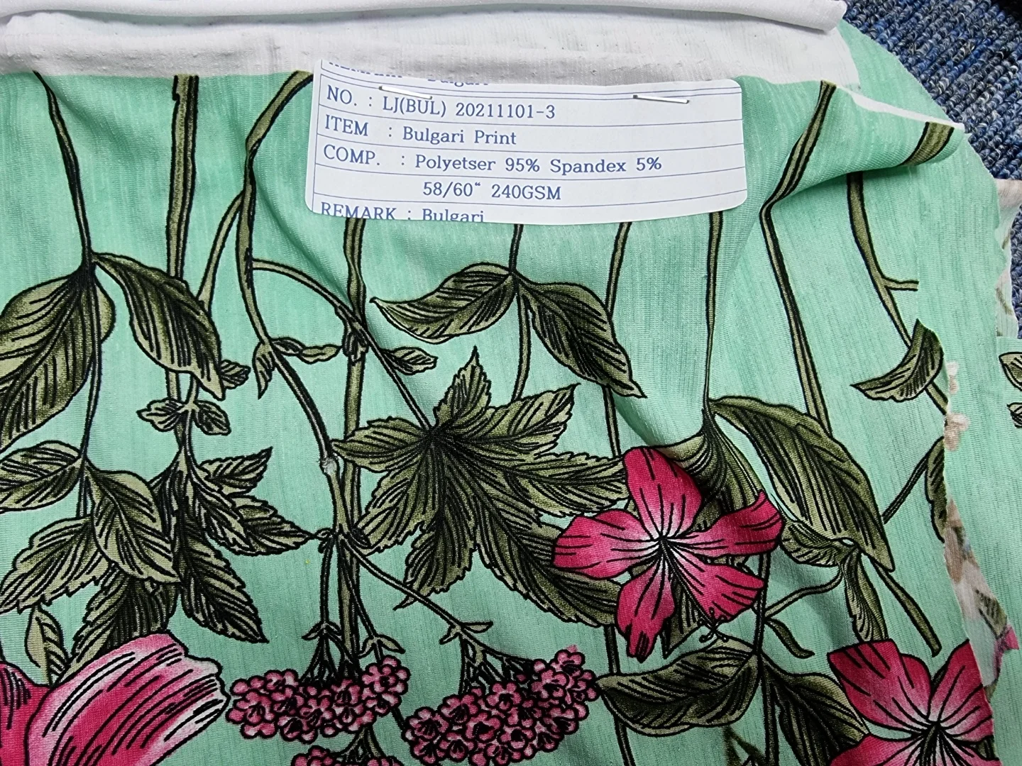 Тканевая ткань с принтом болгари JD.Collection Ltd во Вьетнаме и корейской компании LeeJin