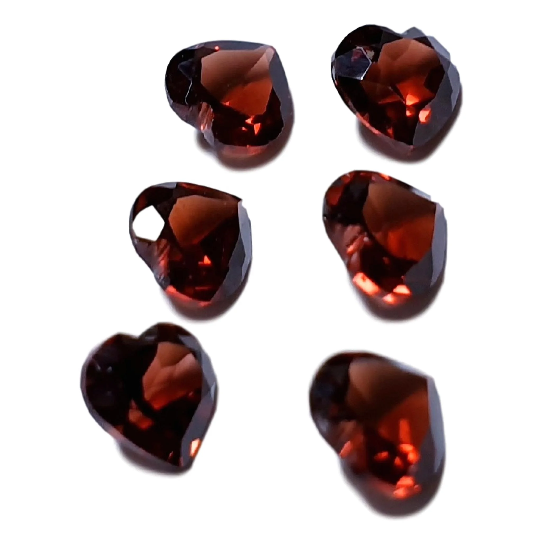 
Натуральный Красный Гранат в форме сердца 