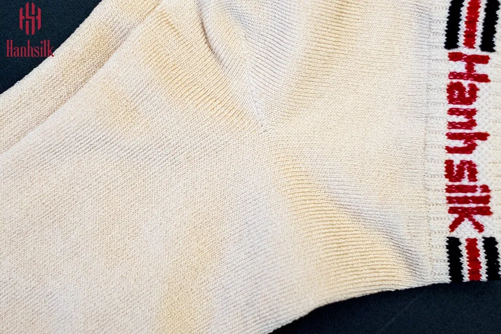 
Silk socks are made from natural silk, suitable for both men and women made in Vietnam 