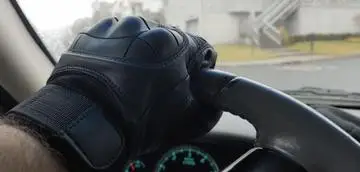 Тактические перчатки военные резиновые с твердыми костяшками уличные для сенсорного экрана зеленые закрытыми пальцами