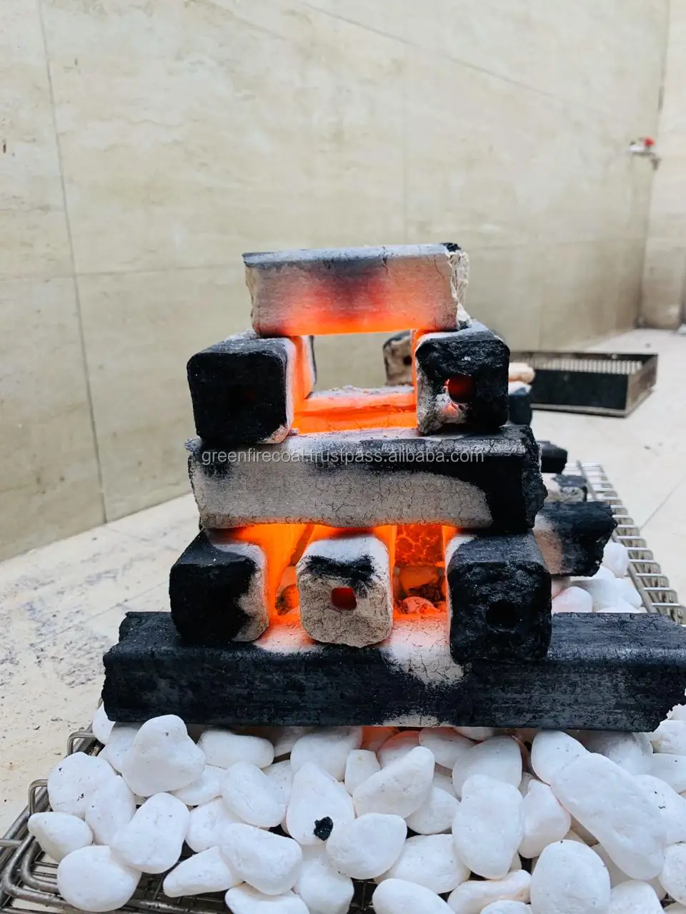 Древесный уголь для брикетирования опилок с длительным горением из Вьетнама, оптовая продажа