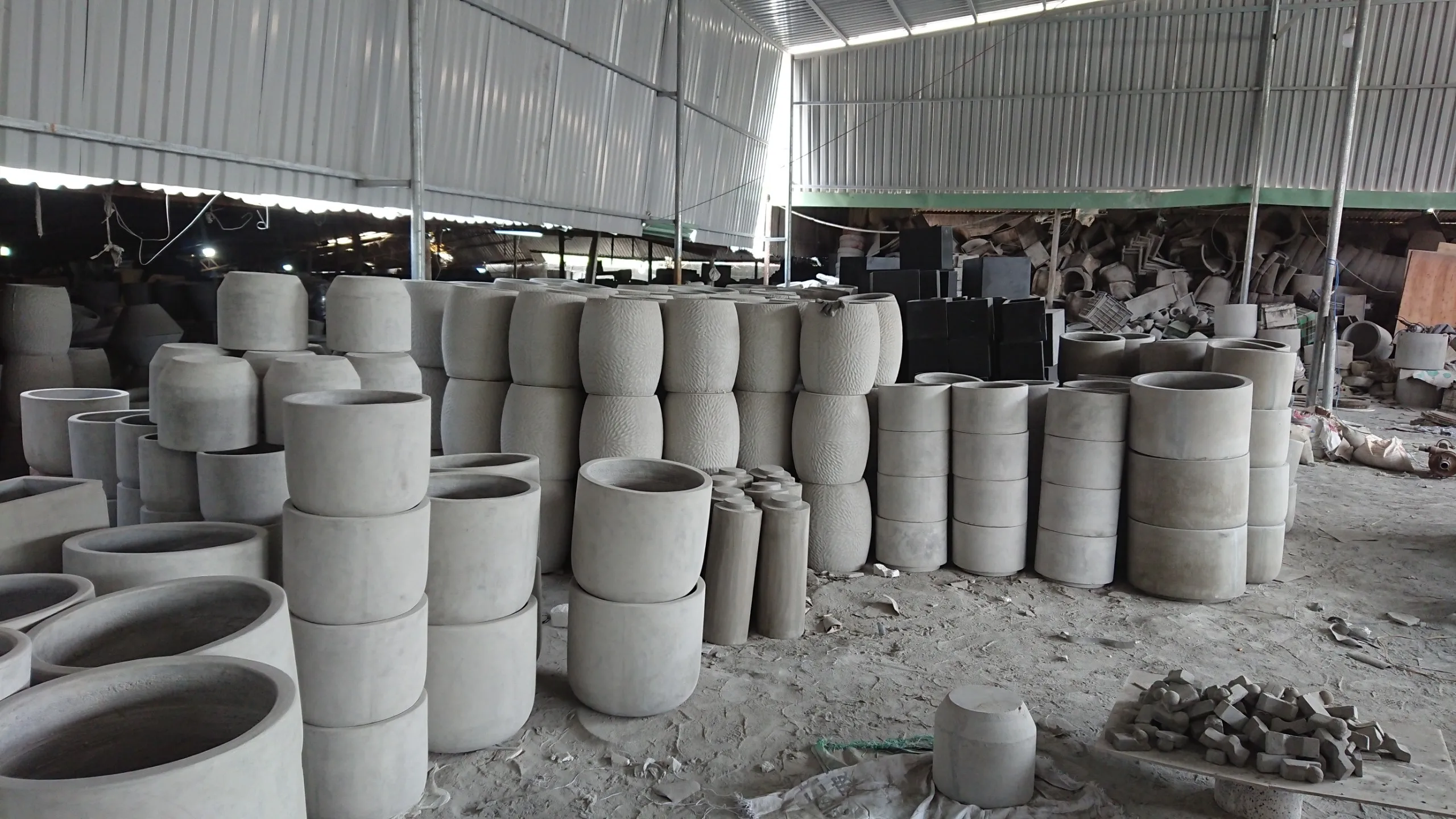 Concrete Pots/ Concrete High Cube Plant Pots / Home & Garden