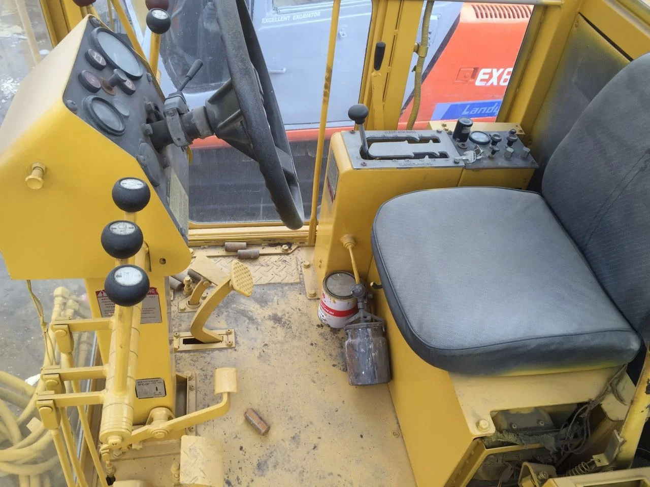 Excellent cost performance Used Komatsu GD661 graders, GD511 motor grader Komatsu GD611 GD305