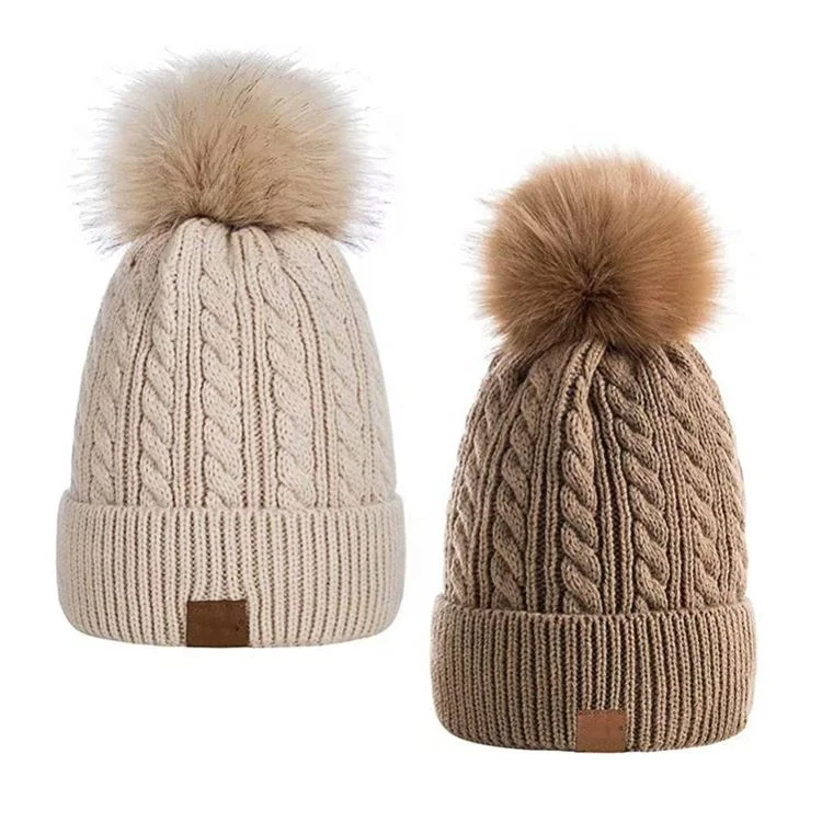 pom beanie (1).jpg