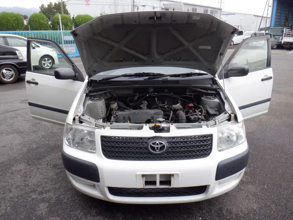 Used toyota succeed car with delicate and beautiful appearance