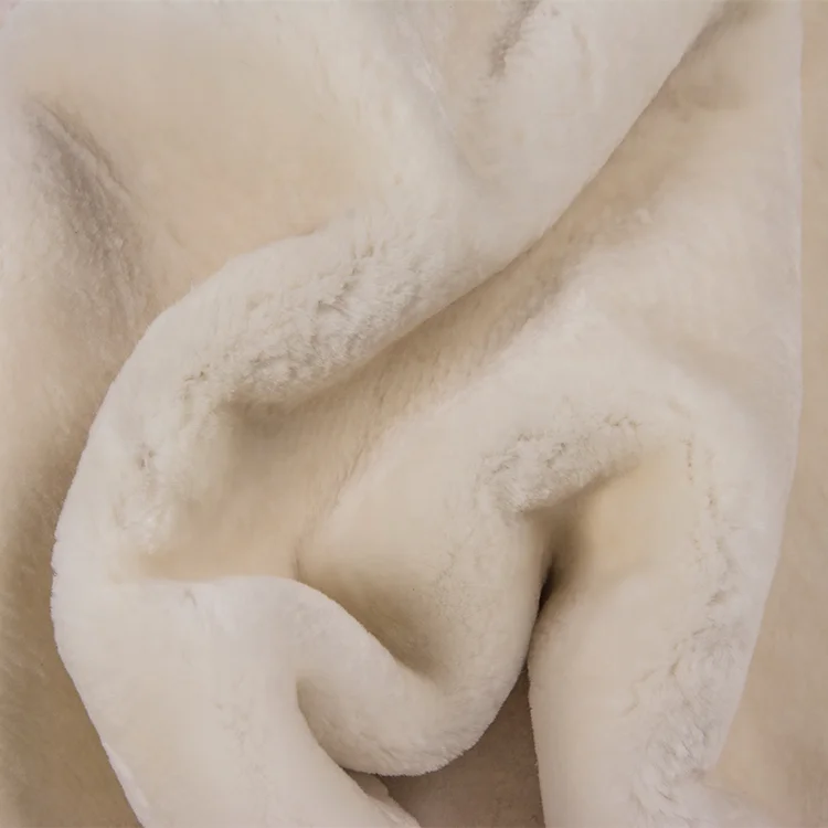 Australia Top Quality 6-9 Square Foot Customizable Color Sheepskin Hides Manufacturer