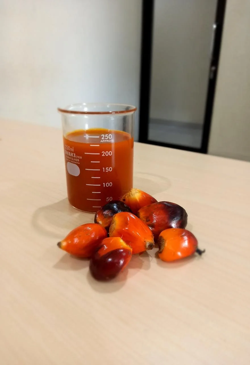 Best Quality Cooking 4.5% max FFA 100% Purity Natural ISPO Certification Crude Palm Oil (CPO) From Indonesia