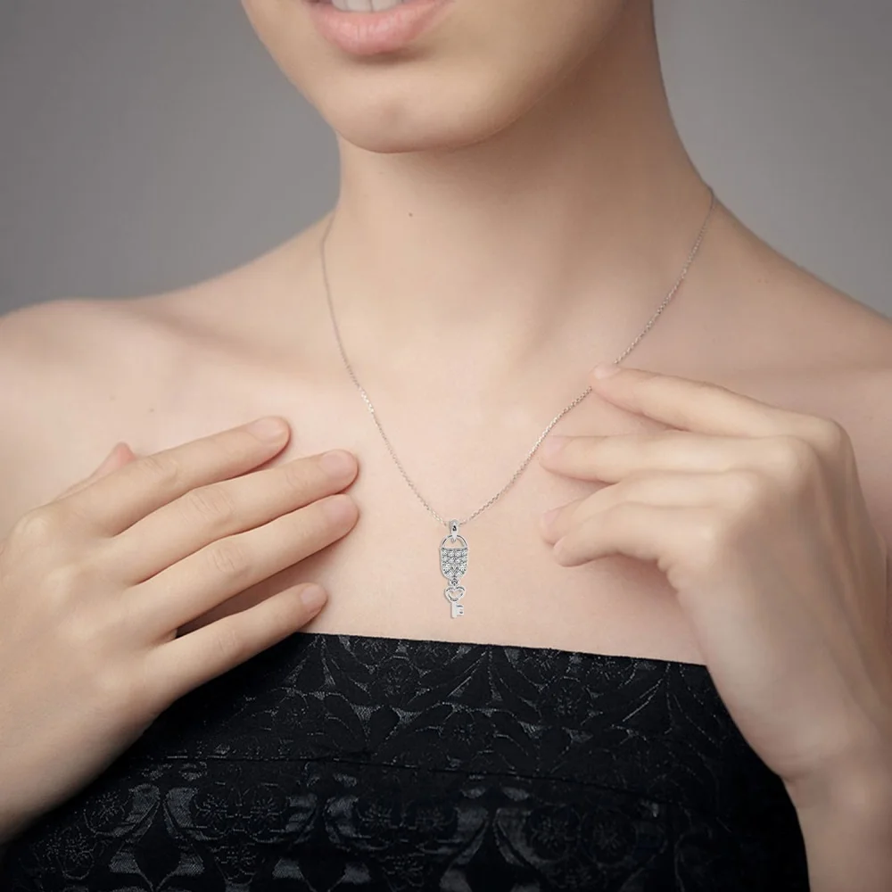 Бриллиантовый кулон для женщин в Индии по оптовой цене от Djewels IGI & Ingemco Сертифицированный