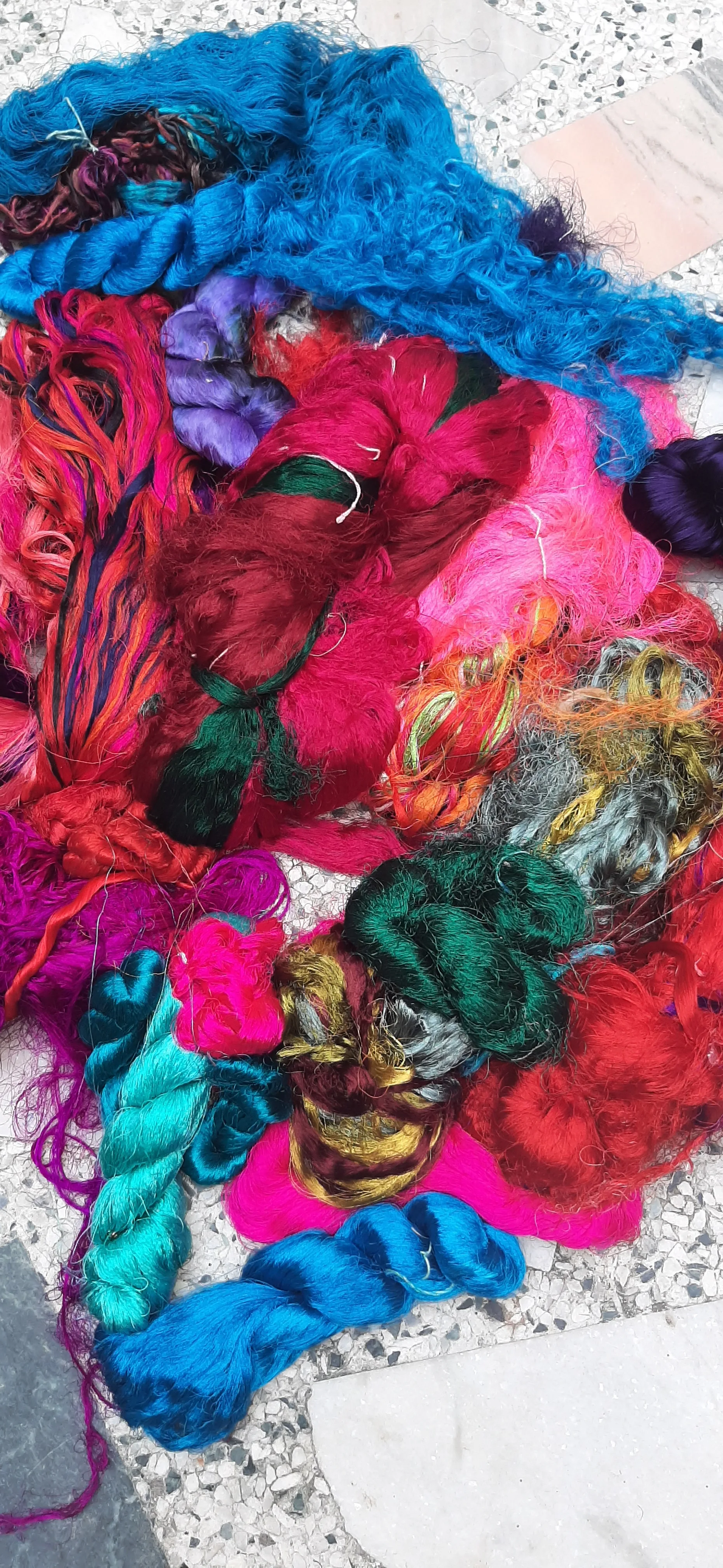 Sari шелковые отходы разных цветов