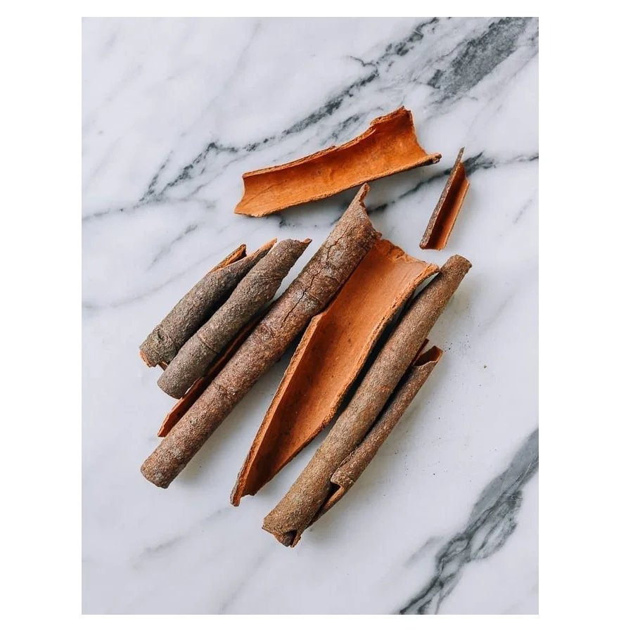 Wholesale 13.5% Natural Dark Dried Style Raw Processing Sliced Shape Cassia Bark Origin From Vietnam