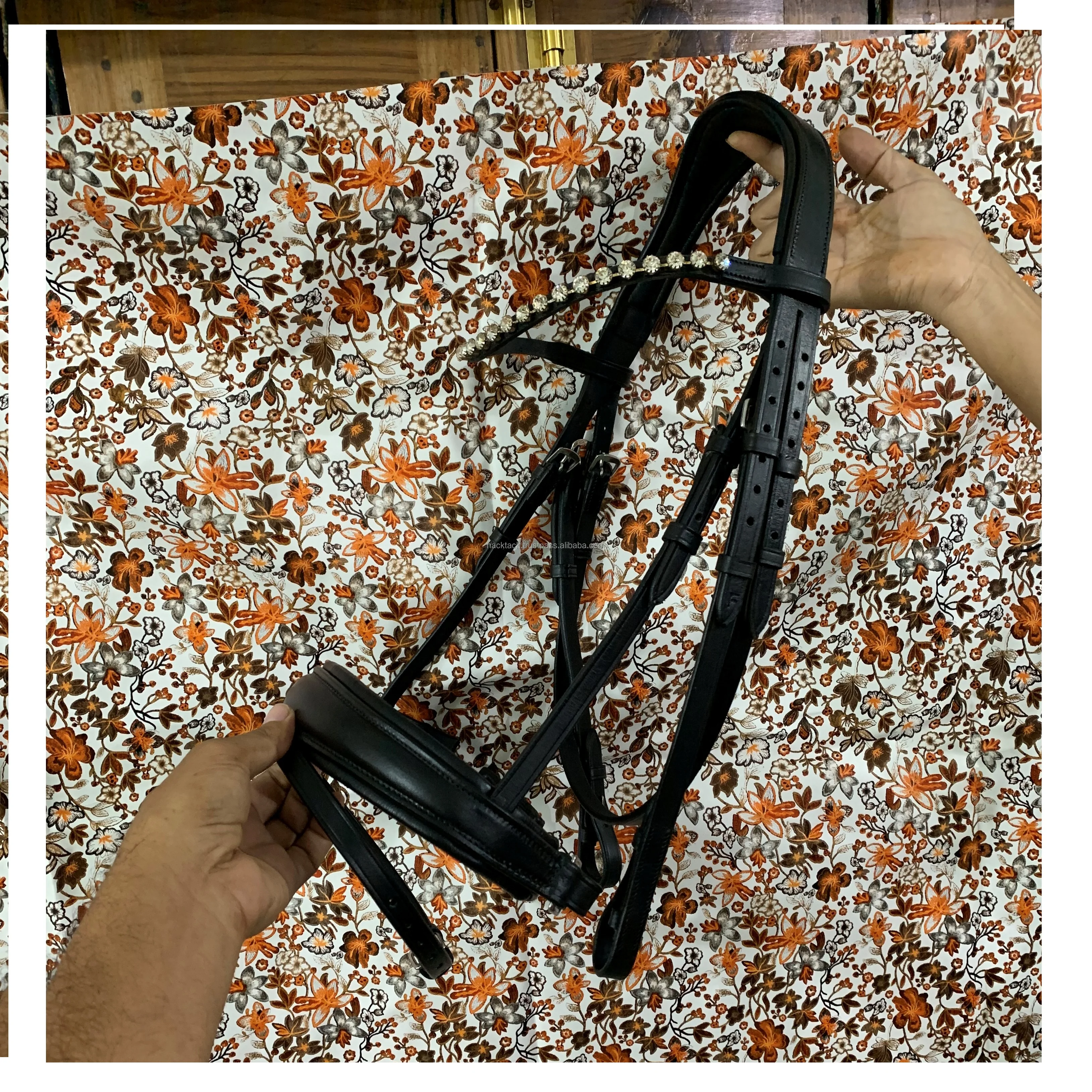 8 MM  CRYSTAL BROW BAND HORSE BRIDLE SIZE EXTRA FULL IN COLOR BLACK