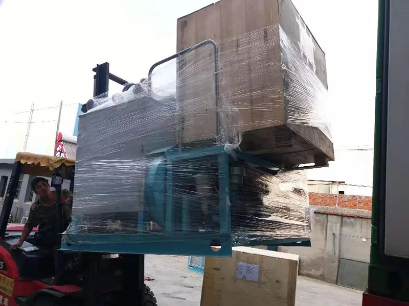 China manufacturer hot sell self-propelled thermoplastic road marking machine for traffic