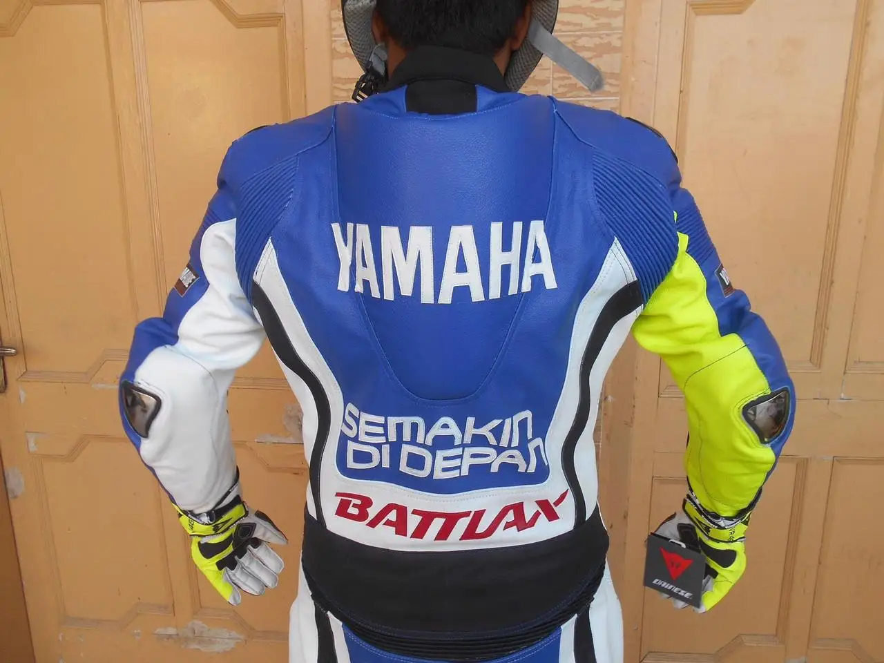 motorbike leather suits gloves and boots set