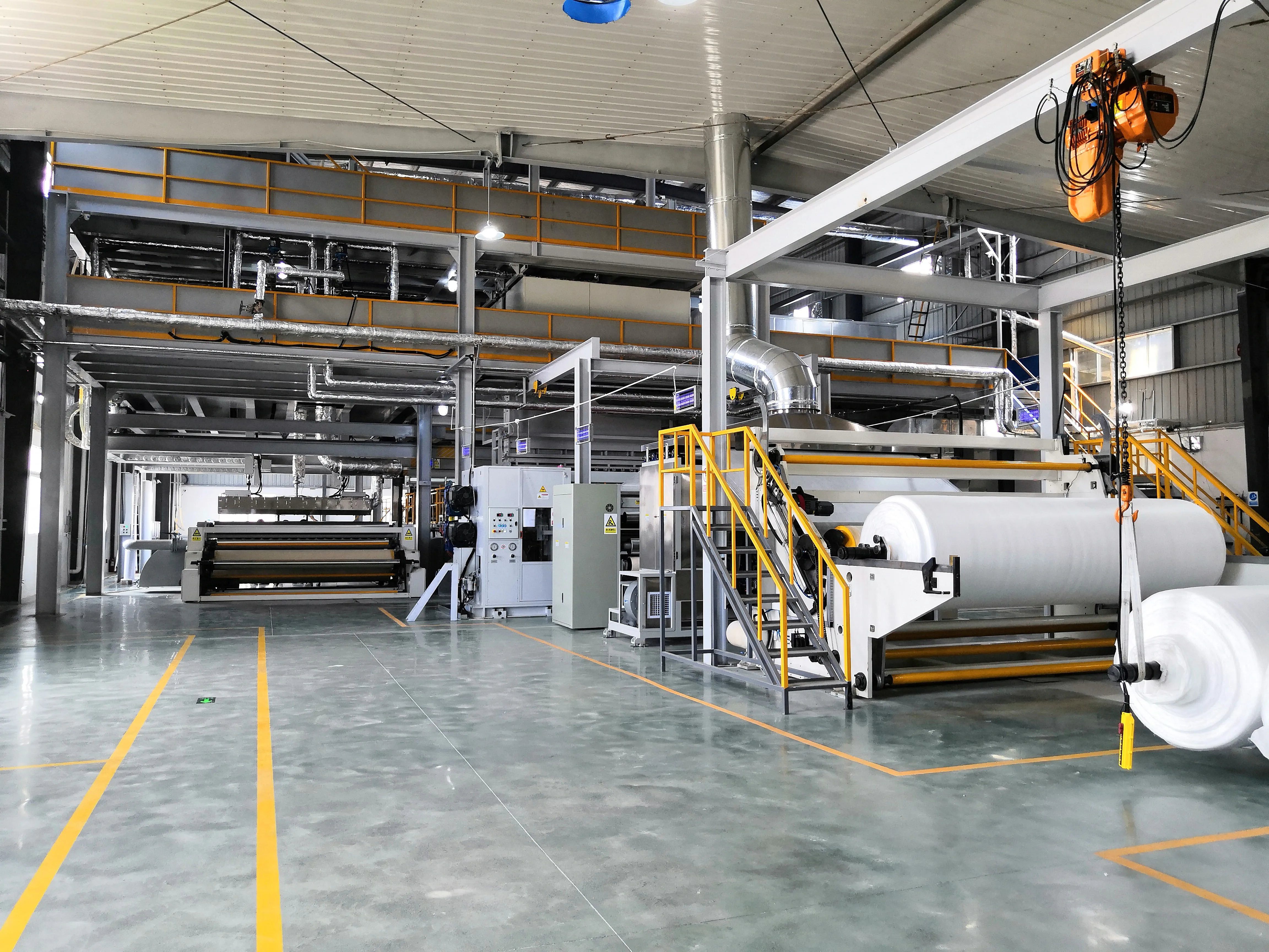 Huiyu 2.4M SMS Spunbond and Meltblown Nonwoven Fabric Making Production Line with High Specification