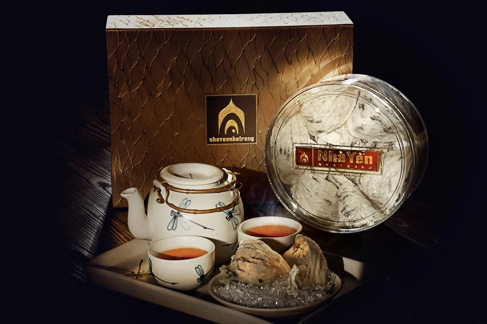 Изысканные крошки белое Птичье гнездо приносит большое здоровье всей семье.