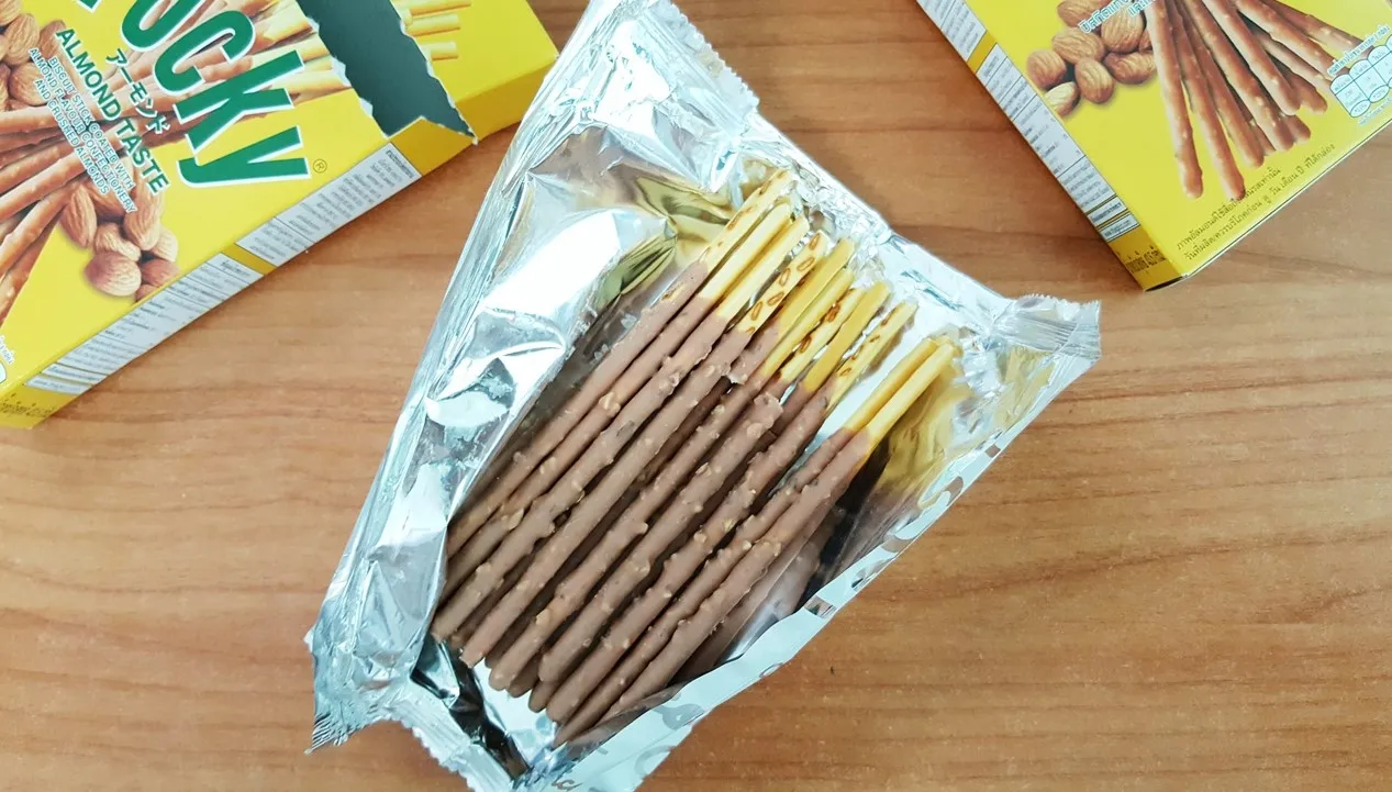 Оптовая продажа печенье со вкусом миндаля Glico Pocky тайская закуска высокого качества 43 5