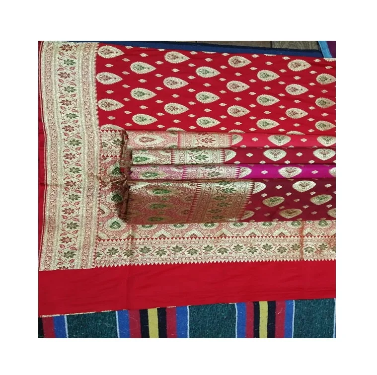
Latest Indian Traditional Banarsi Silk Saree With Dupatta 