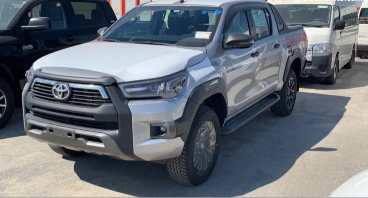 2020  To yota Hilux Adventure SR5 Double Cabin Manual Pickup 4x4