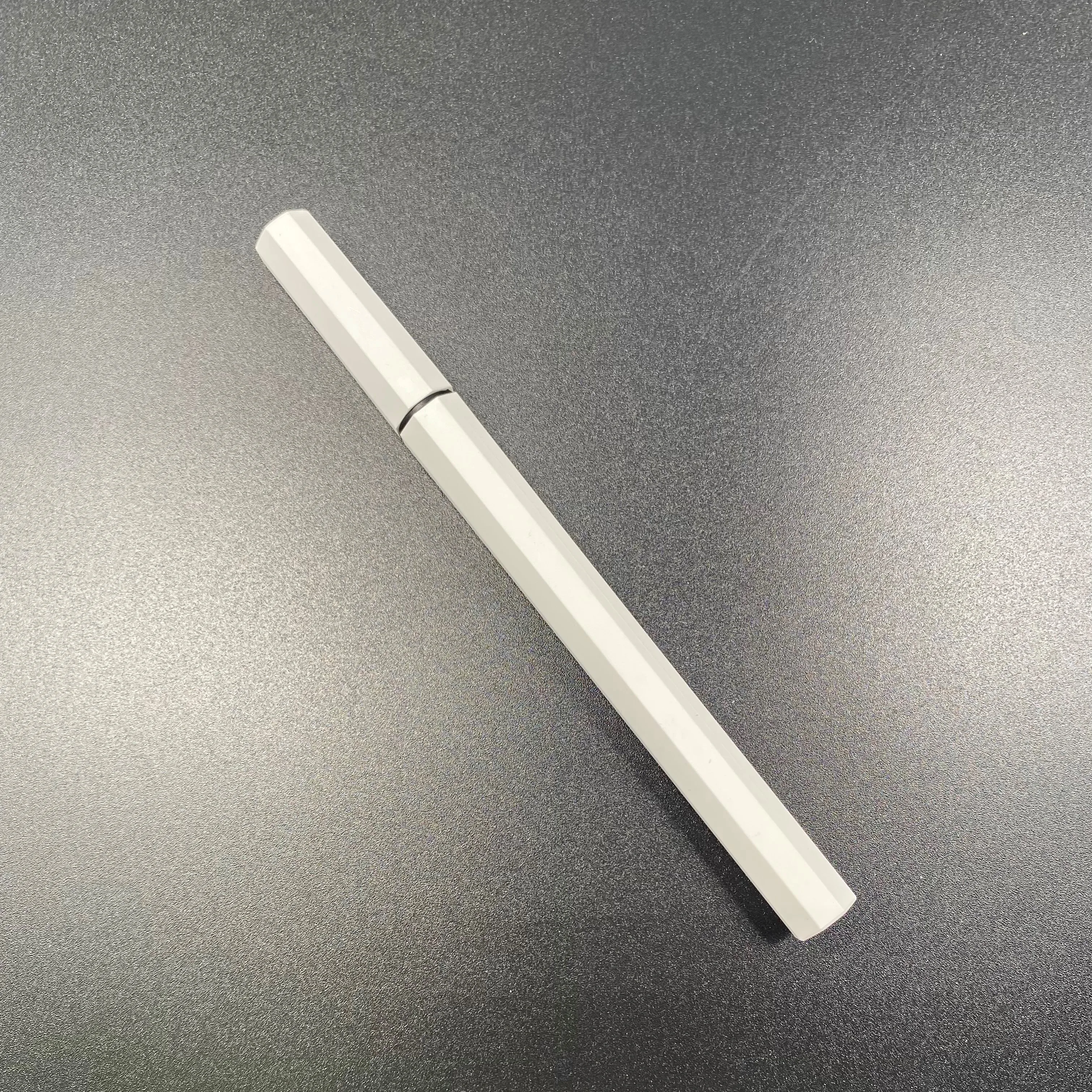 Белая восьмиугольная жидкая подводка для глаз на заказ