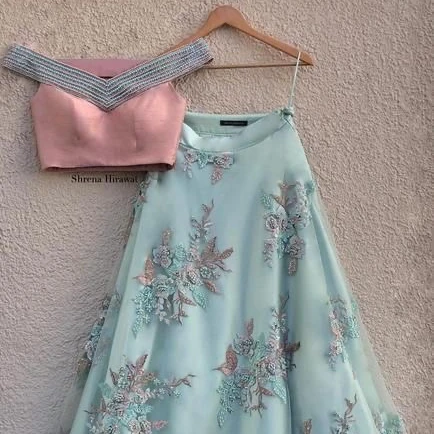 BOLLYWOOD INDIAN HAND MADE CROP TOP AND SKIRTS WITH LATEST AND FULLY EMBROIDERED WORK ON SKIRTS MADE IN INDIA AND LATEST TREND