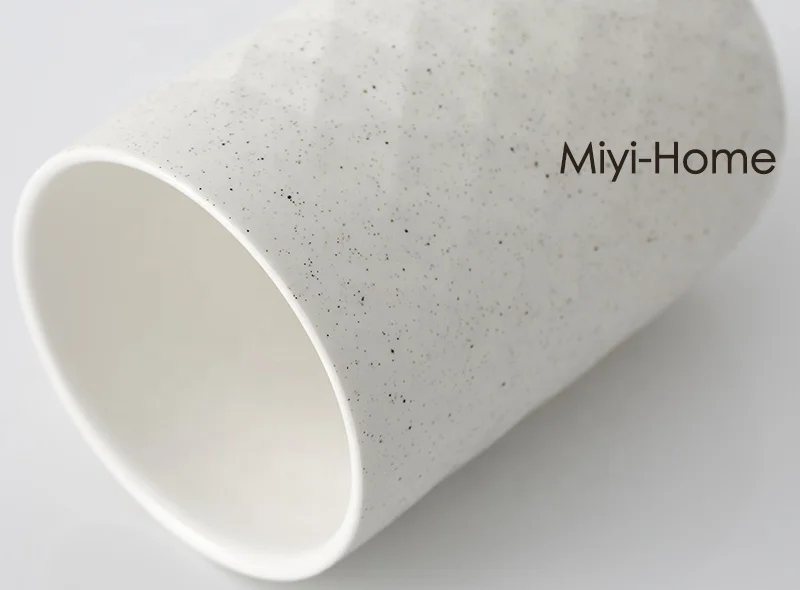 Classics black white 4-Piece Bath and Vanity Luxury Bathroom Essentials Accessory Set with Toothbrush Holder