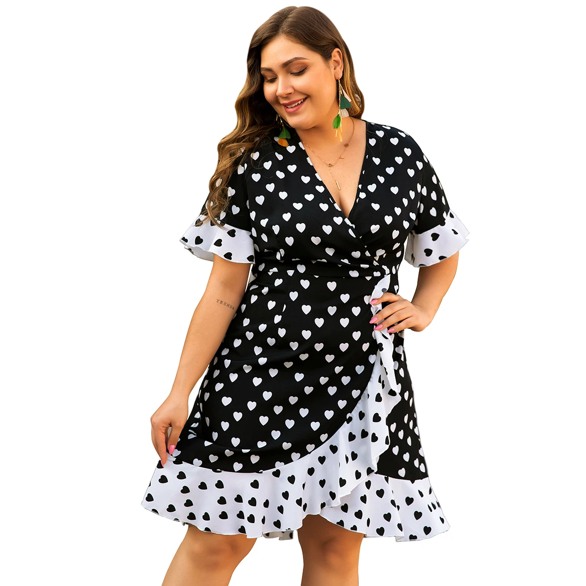 OEM ODM Service Black Color Sexy V-Neck Plus Size Holiday Dress Oversize Heart Pattern Printed Casual Dress
