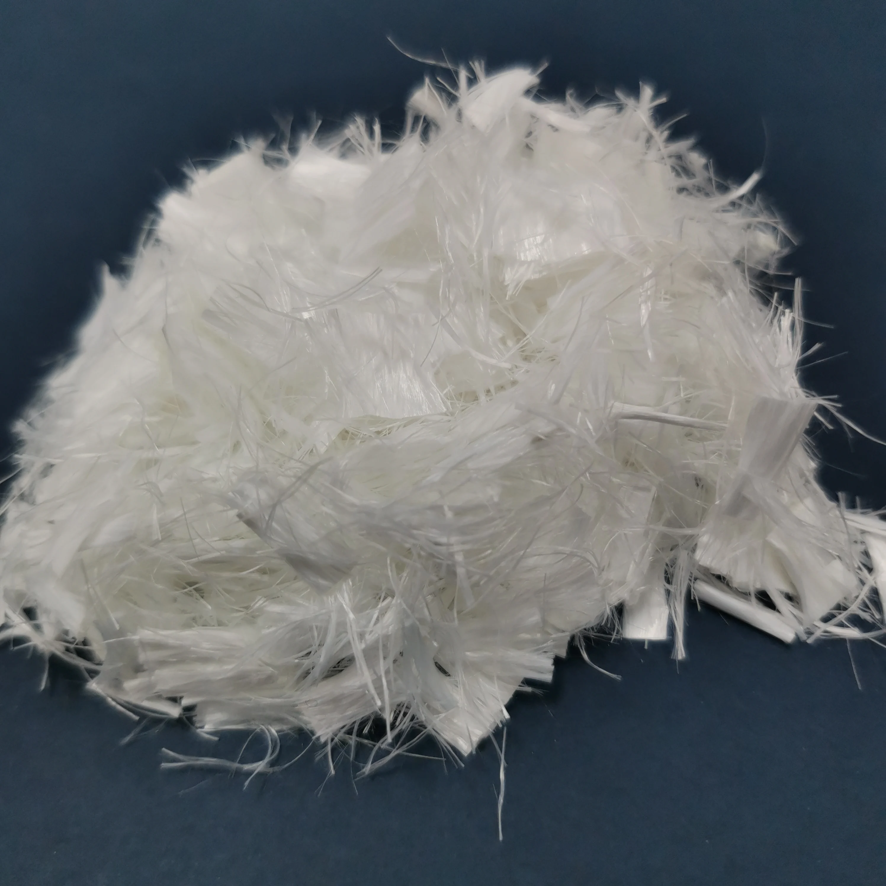 Polyester fiber is a short-cut fiber made of modified polyester chips through a special process