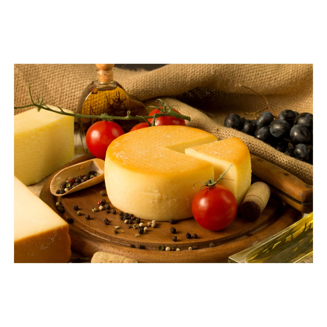 
 Сыр Provolone от российского производителя, фирменная торговая марка вашего логотипа, сыр из коровьего молока 40%  