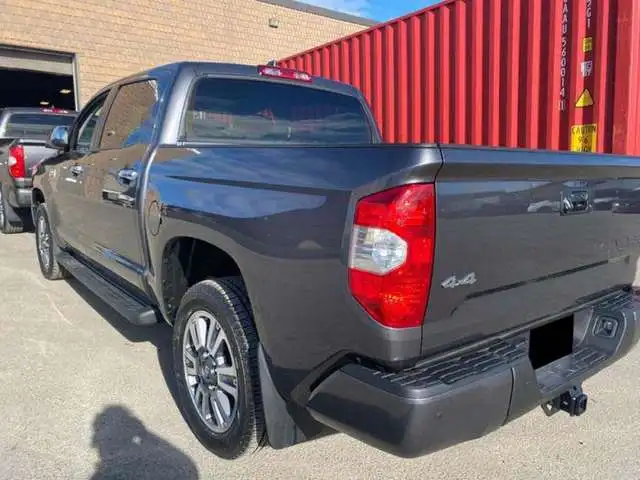 Б/у полноразмерный грузовик Toyota Tundra 2021