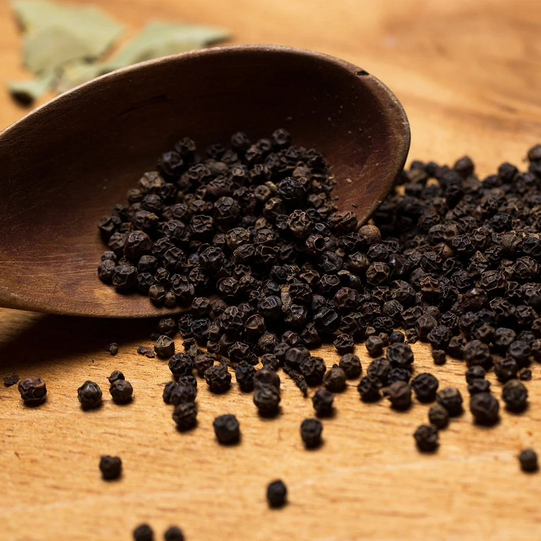 Высококачественный черный перец 550 г/л-570 г/л MC из Вьетнама Лучшая цена на экспорт и оптовую продажу