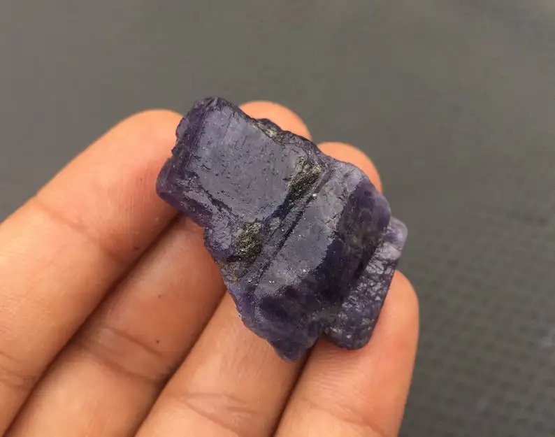 Top Quality 1 Piece Natural Blue Tanzanite Gemstone Untreated Specimen Rough Beautiful Raw Stone Wholesale