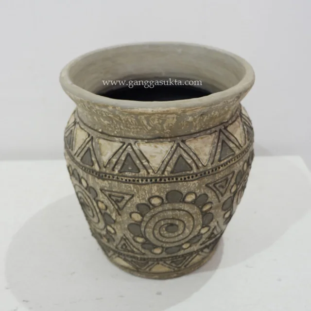 Декоративная ваза ручной работы из терракотовой глины