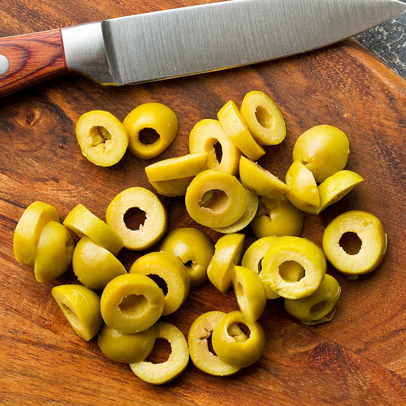 Органический и свежий нарезанный зеленый оливковый 370 см3/720 см3/2 кг/7 кг