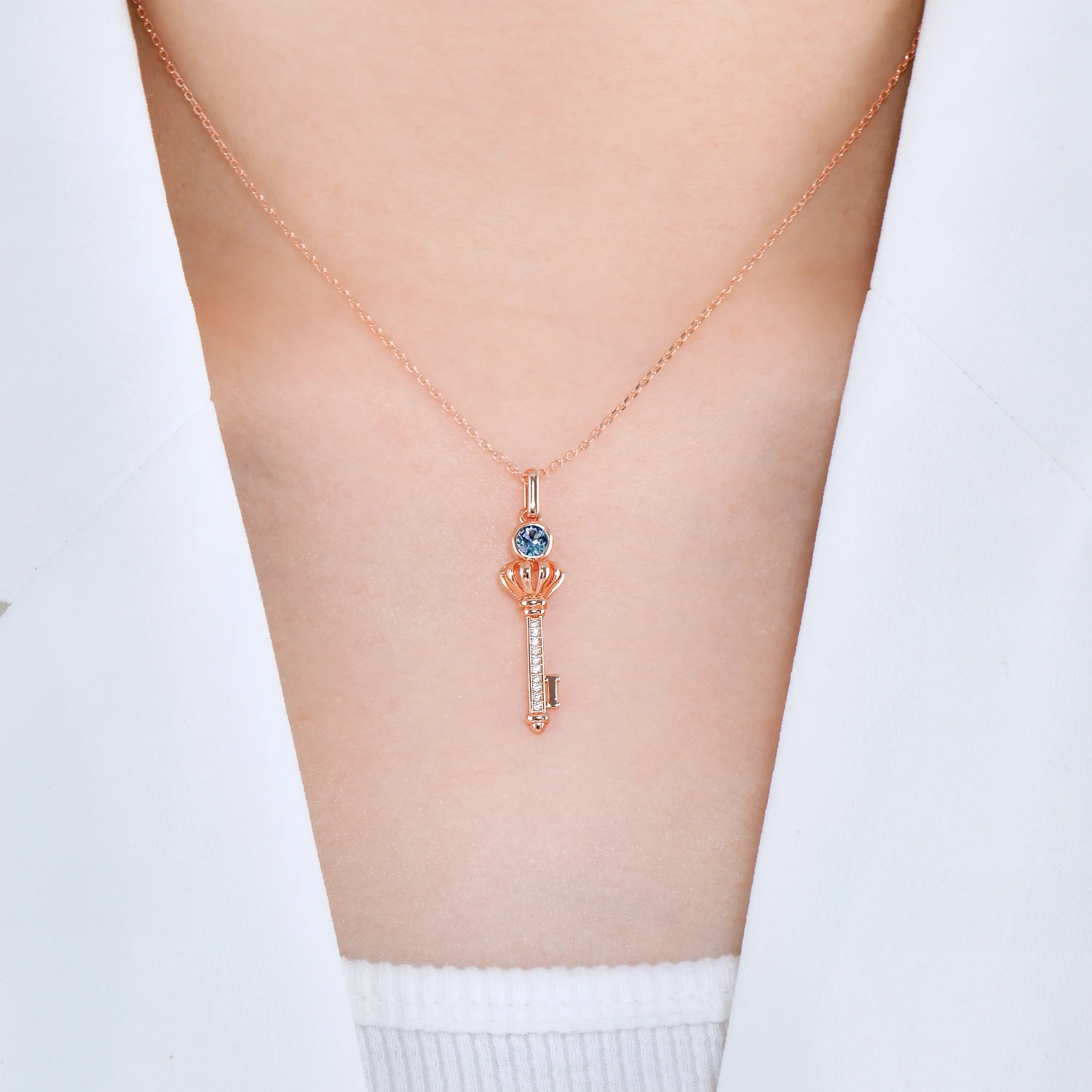 Новинка 2021 г. серебро 925 пробы александритовый камень меняющий цвет ювелирные изделия подвеска в виде короны и ключа ожерелье для женщин Destiny