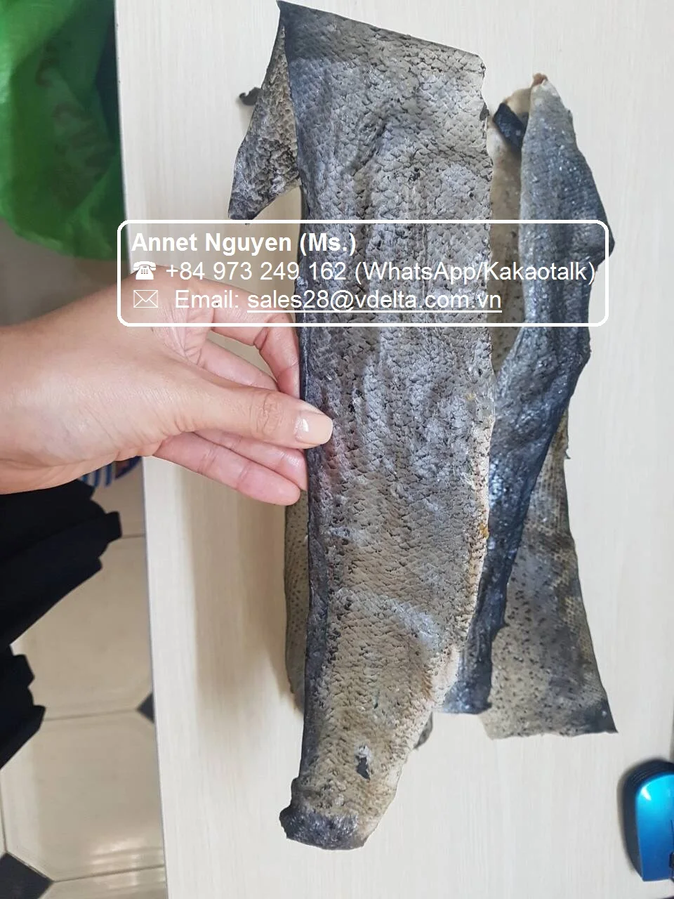 
CRISPY SALTED EGG SALMON AND BASA FISH SKIN SEAFOOD SNACK / ANNET +84 973 249 162 