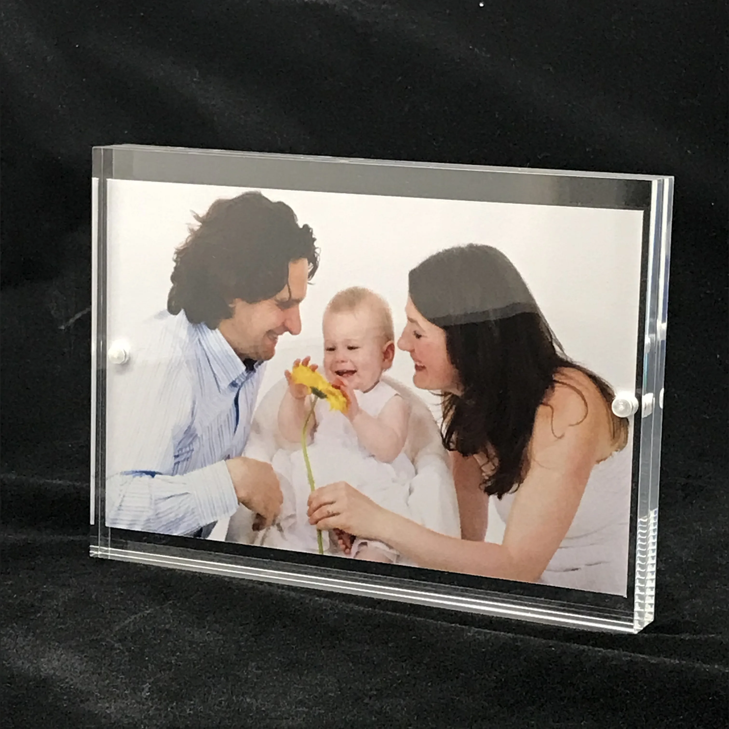 Acrylic Tabletop Block Magnetic Plexiglass Photo Frame for Display